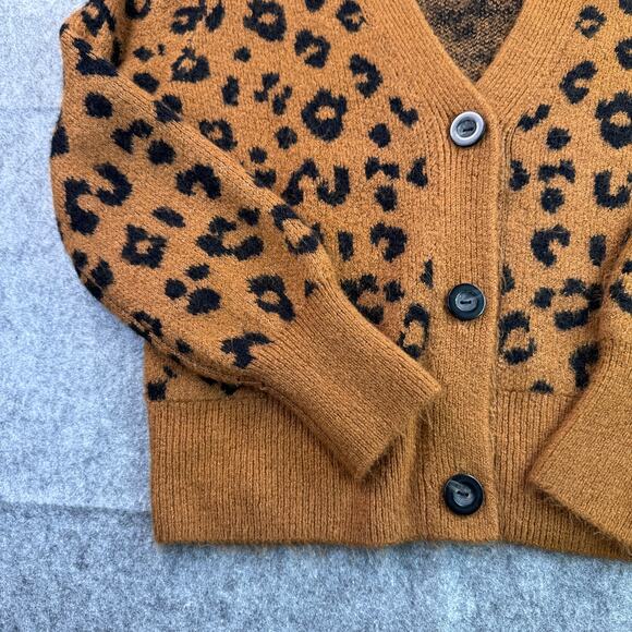 Old Navy Women's Oversized XS Leopard Carmel/Black Cardigan - Picture 3 of 8